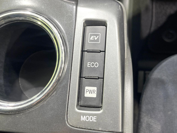 2013 Toyota Prius α DAA-ZVW41W (UW-69ef590e408b1)[26]