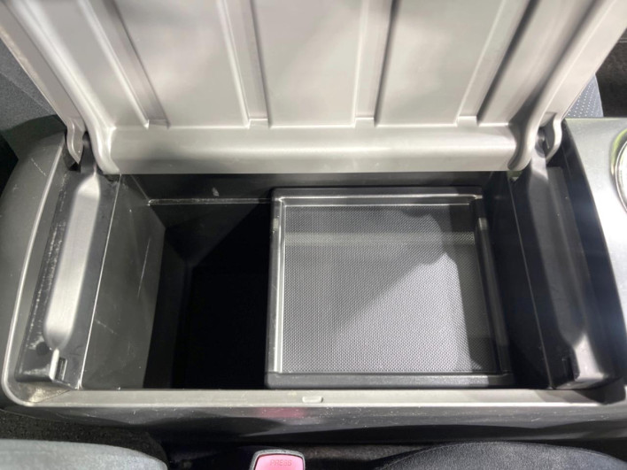 2013 Toyota Prius α DAA-ZVW41W (UW-69ef590e408b1)[27]