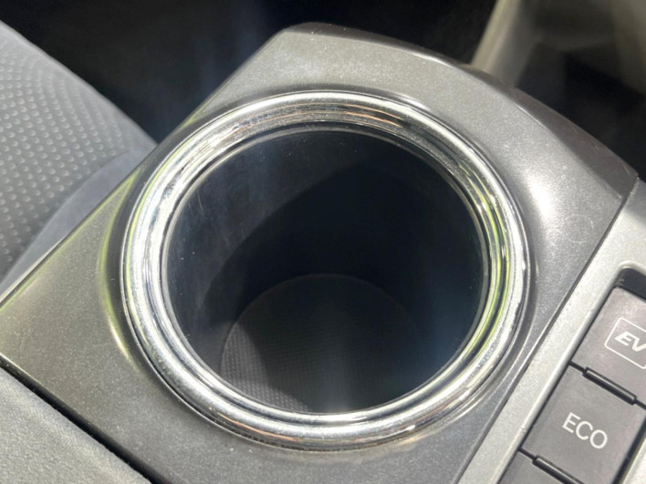 2013 Toyota Prius α DAA-ZVW41W (UW-69ef590e408b1)[25]