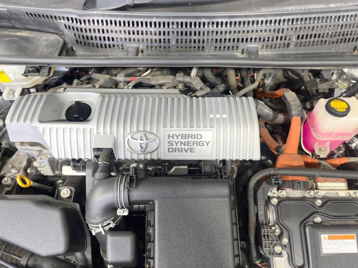 2013 Toyota Prius α DAA-ZVW41W (UW-69ef590e408b1)[4]