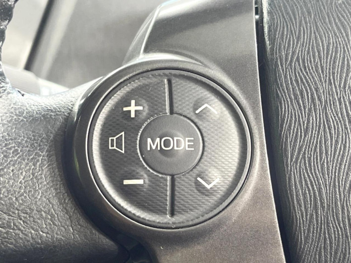 2013 Toyota Prius α DAA-ZVW41W (UW-69ef590e408b1)[17]