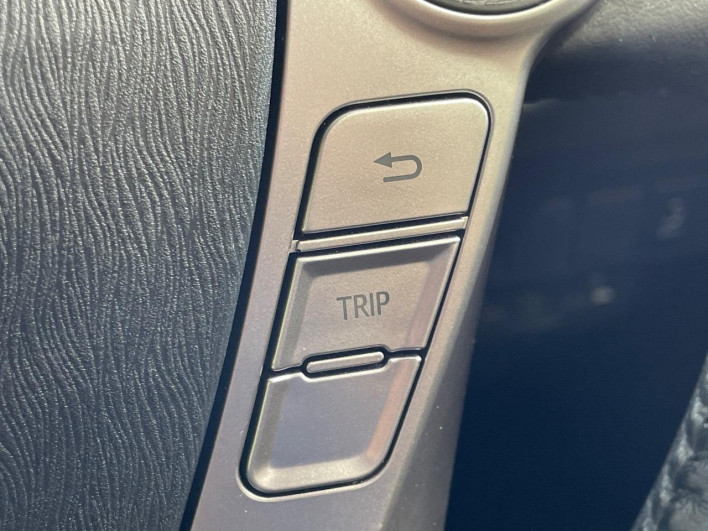 2015 Toyota Prius α DAA-ZVW41W (UW-69ef590fd0b17)[14]