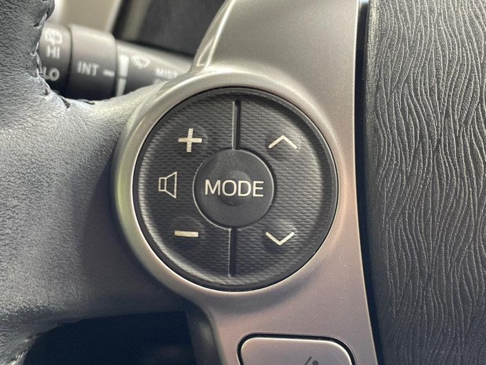 2015 Toyota Prius α DAA-ZVW41W (UW-69ef590fd0b17)[15]