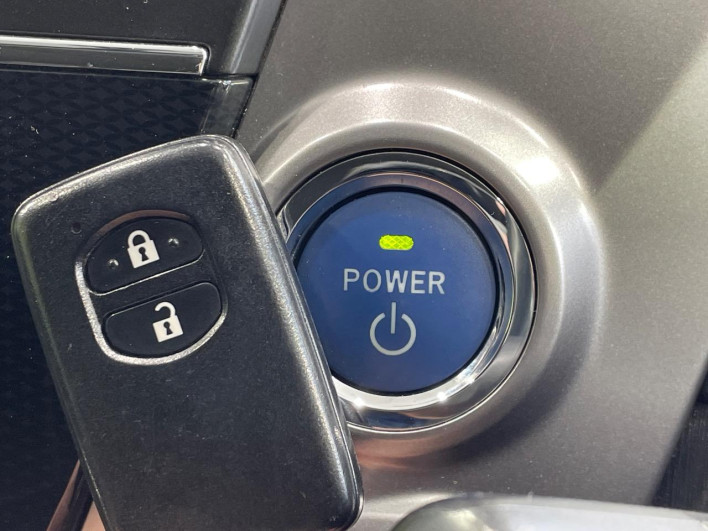 2015 Toyota Prius α DAA-ZVW41W (UW-69ef590fd0b17)[6]