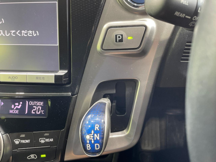 2015 Toyota Prius α DAA-ZVW41W (UW-69ef590fd0b17)[10]