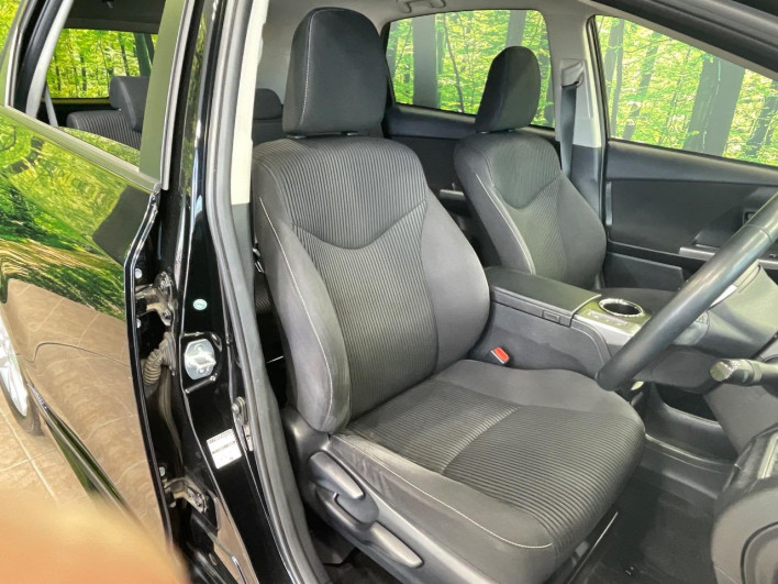 2015 Toyota Prius α DAA-ZVW41W (UW-69ef590fd0b17)[24]