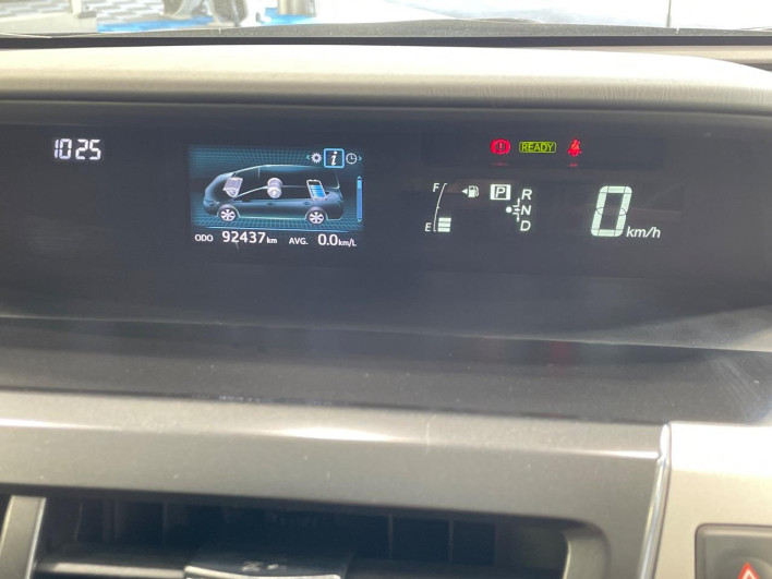 2015 Toyota Prius α DAA-ZVW41W (UW-69ef590fd0b17)[19]