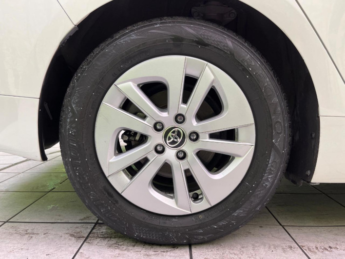 2016 Toyota Prius DAA-ZVW50 (UW-69ef59100d8f6)[16]