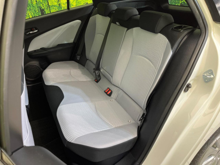 2016 Toyota Prius DAA-ZVW50 (UW-69ef59100d8f6)[26]