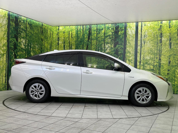 2016 Toyota Prius DAA-ZVW50 (UW-69ef59100d8f6)[7]