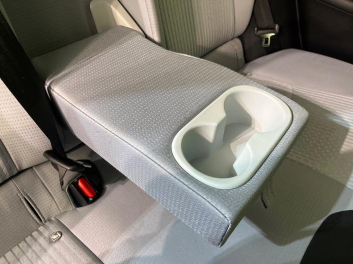 2016 Toyota Prius DAA-ZVW50 (UW-69ef59100d8f6)[28]