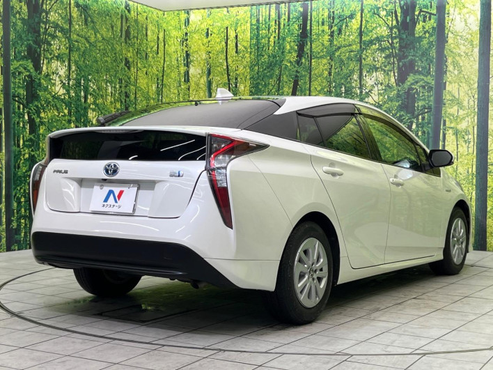 2016 Toyota Prius DAA-ZVW50 (UW-69ef59100d8f6)[8]