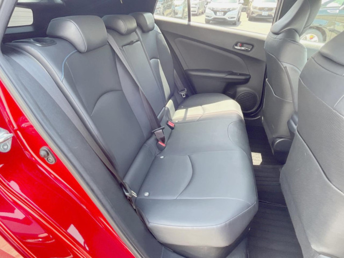 2016 Toyota Prius DAA-ZVW50 (UW-69ef59102219d)[28]