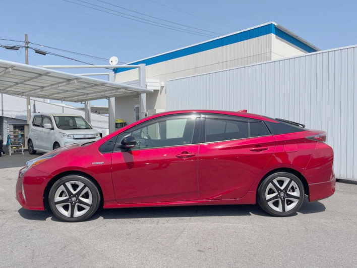 2016 Toyota Prius DAA-ZVW50 (UW-69ef59102219d)[14]