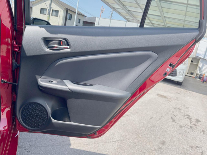 2016 Toyota Prius DAA-ZVW50 (UW-69ef59102219d)[18]