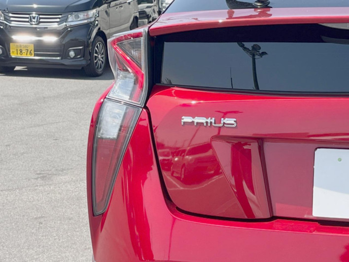 2016 Toyota Prius DAA-ZVW50 (UW-69ef59102219d)[12]