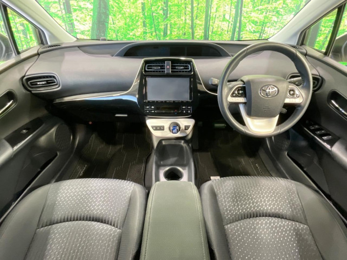 2017 Toyota Prius DAA-ZVW50 (UW-69ef591165897)[19]