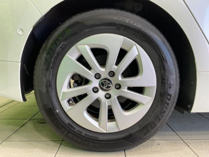 2017 Toyota Prius DAA-ZVW50 (UW-69ef591165897)[28]