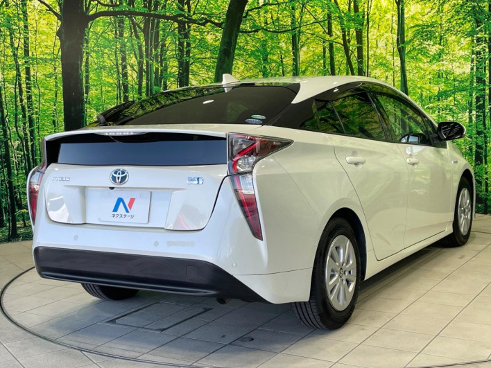 2017 Toyota Prius DAA-ZVW50 (UW-69ef591165897)[24]