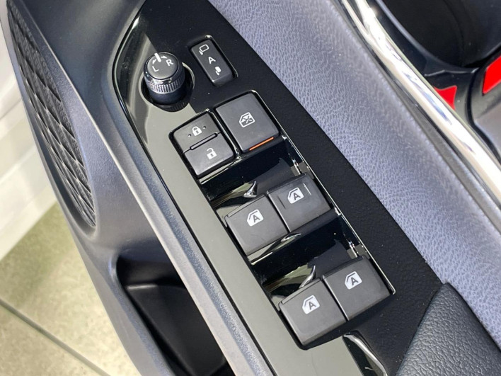 2017 Toyota Prius DAA-ZVW50 (UW-69ef591165897)[22]