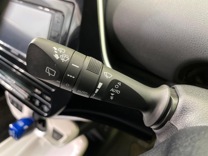 2017 Toyota Prius DAA-ZVW51 (UW-69ef5911c9d98)[11]