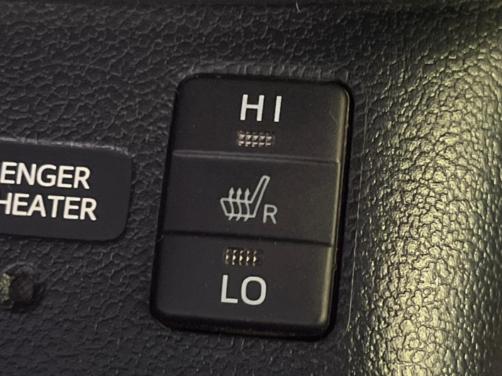 2017 Toyota Prius DAA-ZVW51 (UW-69ef5911c9d98)[17]