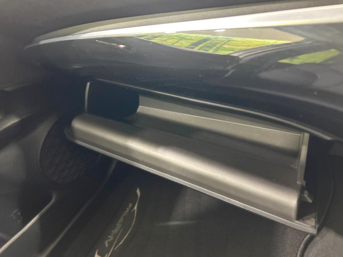 2019 Toyota Prius PHV DLA-ZVW52 (UW-69ef5911d12ce)[22]