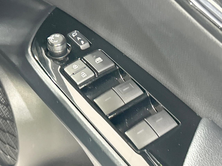 2019 Toyota Prius PHV DLA-ZVW52 (UW-69ef5911d12ce)[15]