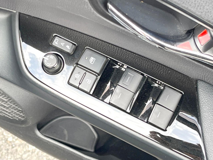 2019 Toyota Prius DAA-ZVW55 (UW-69ef591352348)[19]