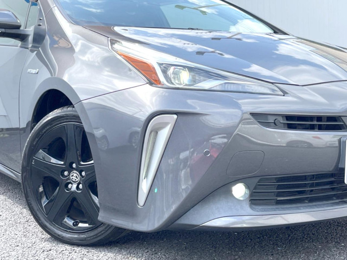 2019 Toyota Prius DAA-ZVW55 (UW-69ef591352348)[10]
