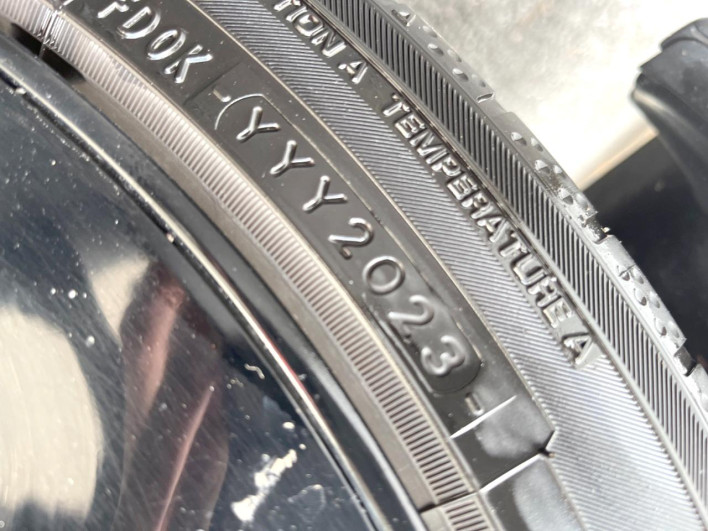 2019 Toyota Prius DAA-ZVW55 (UW-69ef591352348)[14]