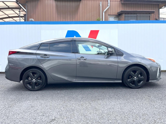 2019 Toyota Prius DAA-ZVW55 (UW-69ef591352348)[23]