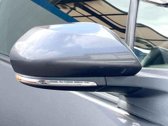 2019 Toyota Prius DAA-ZVW55 (UW-69ef591352348)[16]