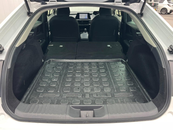 2023 Toyota Prius 6AA-ZVW60 (UW-69ef59138a6a6)[28]