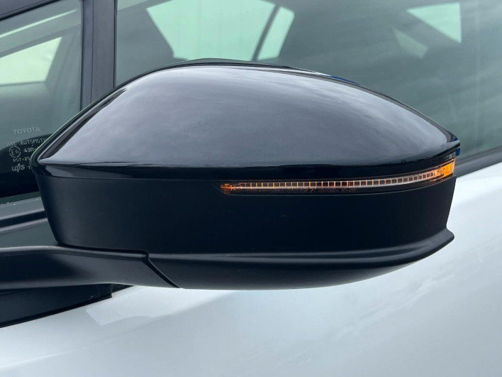 2023 Toyota Prius 6AA-ZVW60 (UW-69ef59138a6a6)[15]