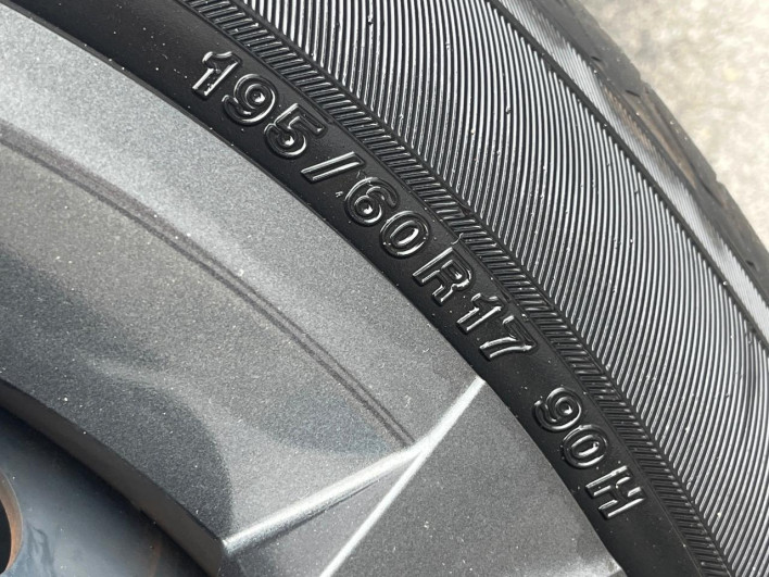 2023 Toyota Prius 6AA-ZVW60 (UW-69ef59138a6a6)[9]