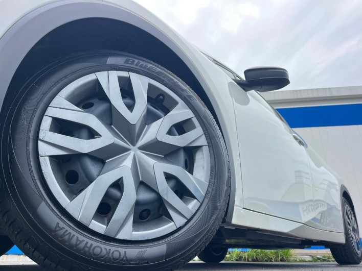 2023 Toyota Prius 6AA-ZVW60 (UW-69ef59138a6a6)[7]