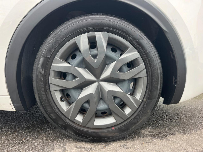 2023 Toyota Prius 6AA-ZVW60 (UW-69ef59138a6a6)[12]