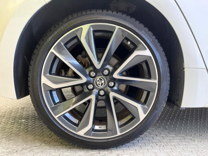 2019 Toyota Corolla Sport 6AA-ZWE211H (UW-69ef5913c8932)[19]