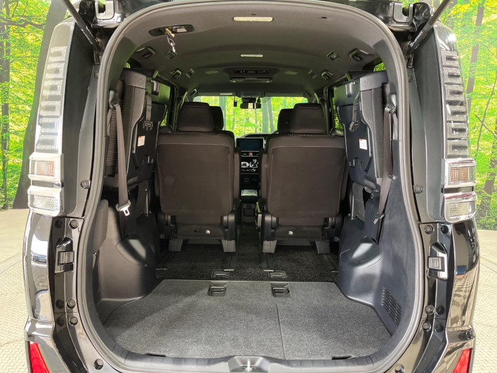 2019 Toyota Voxy DAA-ZWR80W (UW-69ef591602ee7)[8]