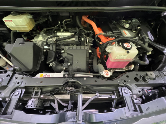 2019 Toyota Voxy DAA-ZWR80W (UW-69ef591602ee7)[5]