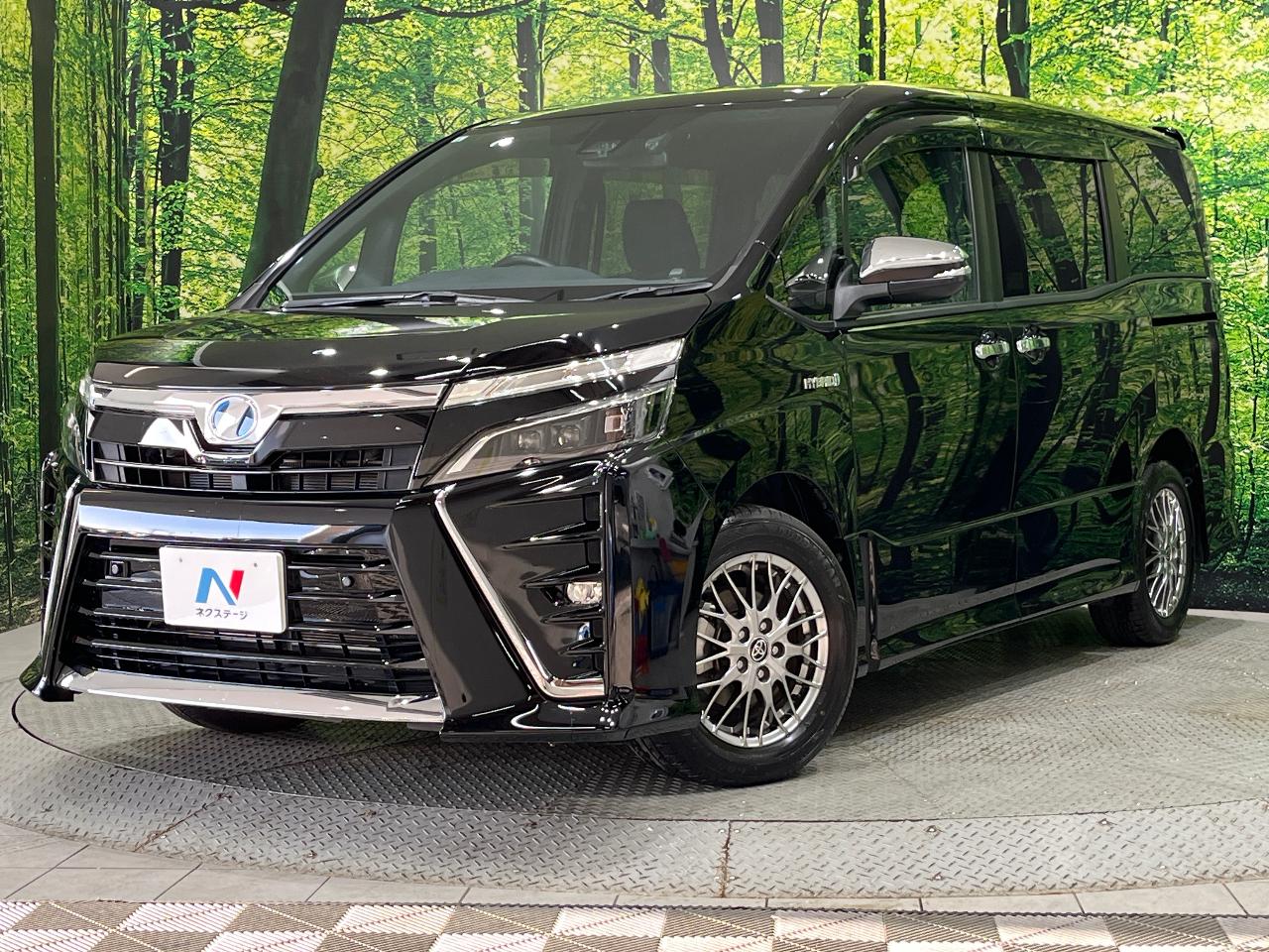 2019 Toyota Voxy DAA-ZWR80W