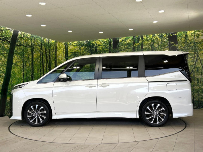 2022 Toyota Voxy 6AA-ZWR90W (UW-69ef5917781ad)[6]