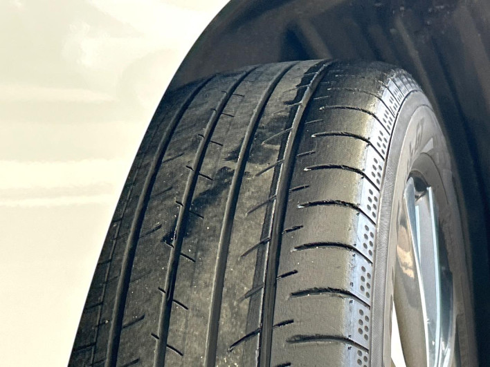 2022 Toyota Voxy 6AA-ZWR90W (UW-69ef5917781ad)[15]