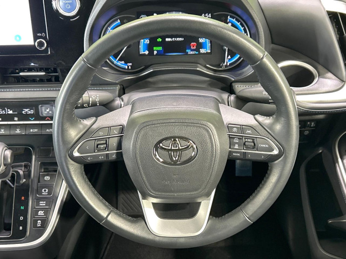 2022 Toyota Voxy 6AA-ZWR90W (UW-69ef5917781ad)[29]