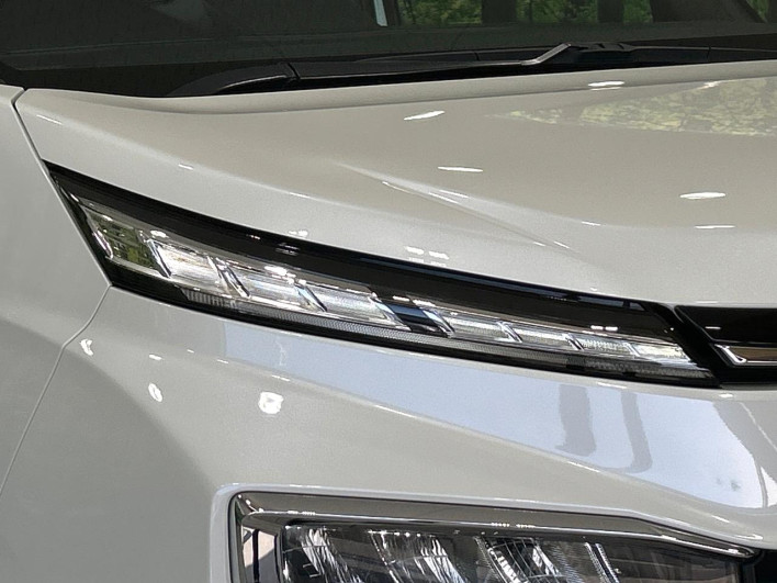 2022 Toyota Voxy 6AA-ZWR90W (UW-69ef5917781ad)[13]