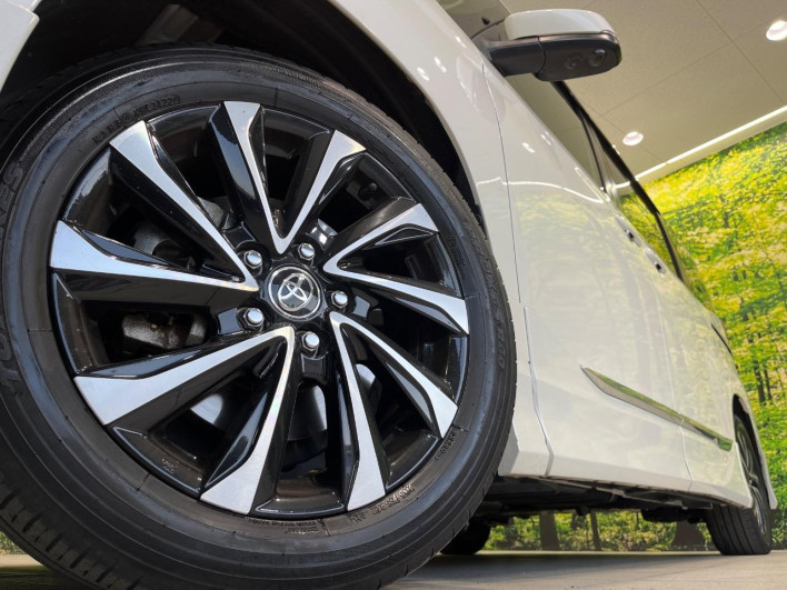 2022 Toyota Noah 6AA-ZWR90W (UW-69ef5917a0f9e)[12]