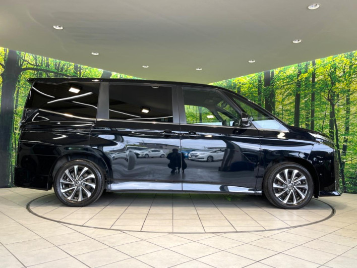 2022 Toyota Voxy 6AA-ZWR90W (UW-69ef591880024)[15]