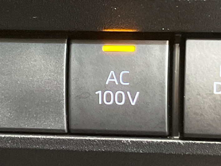 2023 Toyota Voxy 6AA-ZWR90W (UW-69ef59189e01c)[9]
