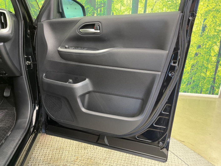 2023 Toyota Voxy 6AA-ZWR90W (UW-69ef59189e01c)[4]